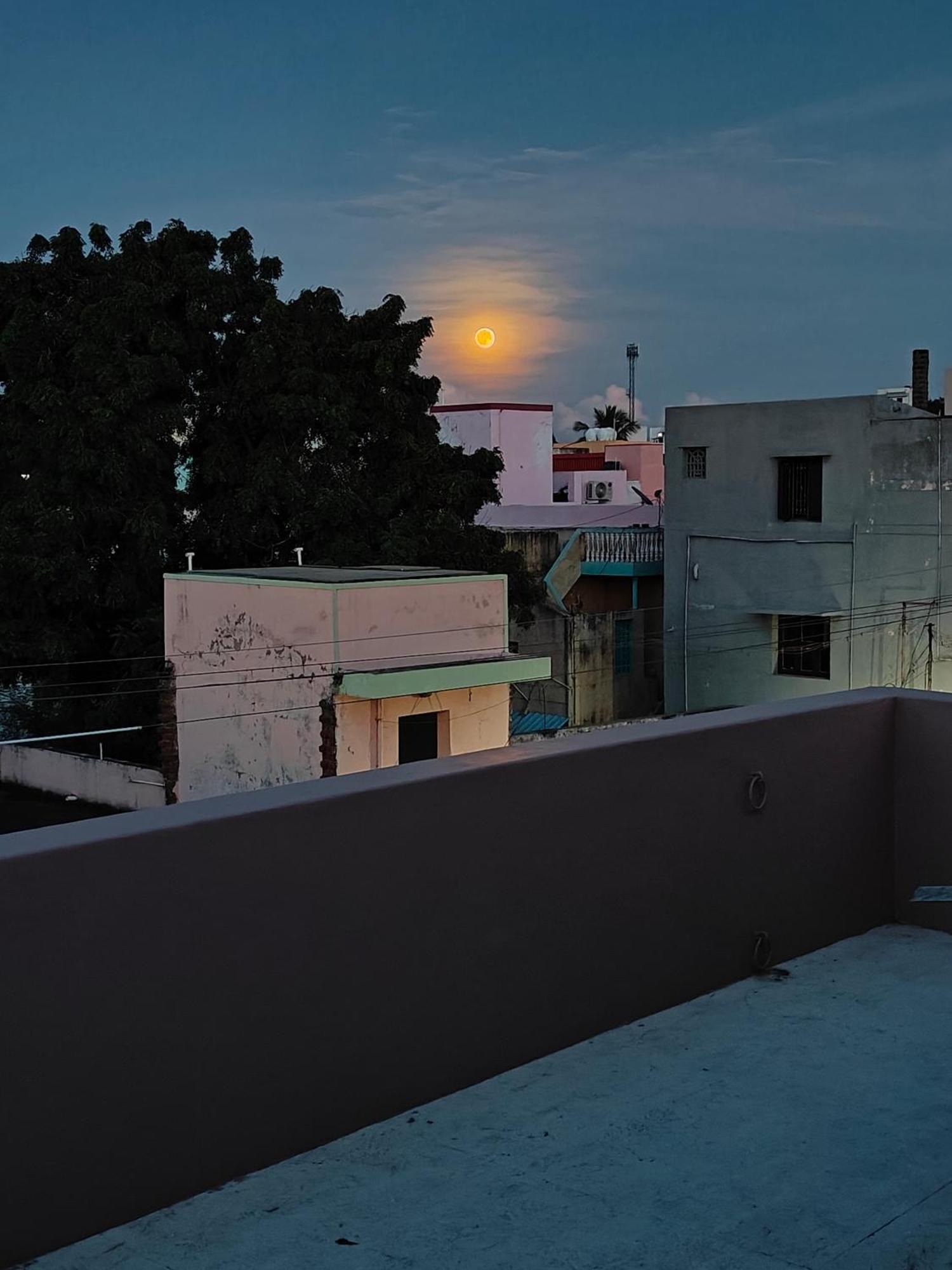 Guru Krupa Home Stay Tiruvannāmalai Exterior foto